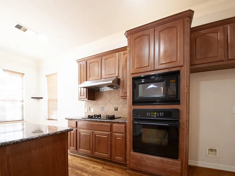 3206 Holly Thicket Dr — Photo 10