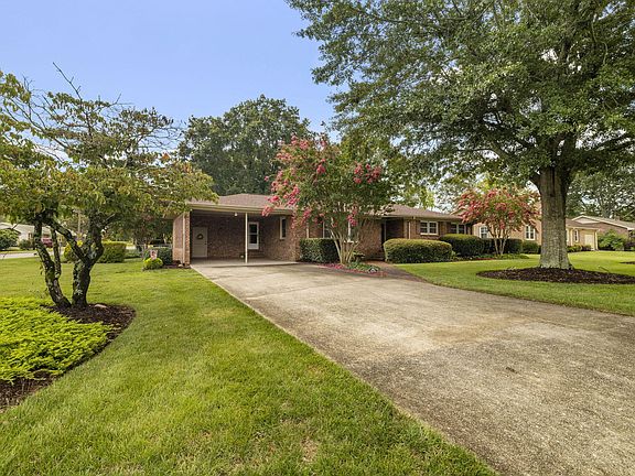 2nd image of 201 Holly Dr