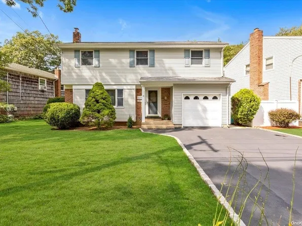 143 E 17th Street, Huntington Station, NY 11746