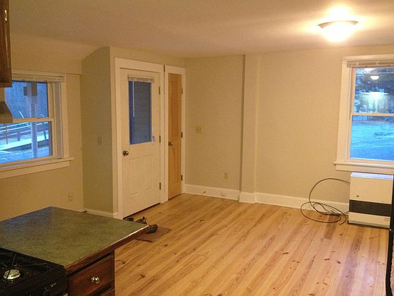 5th image of 42 Lake View Ave