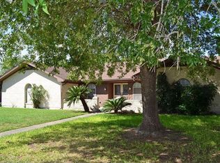 405 Rosewood Dr, Victoria, TX 77901