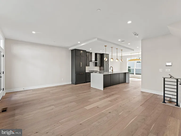2015 Tysons Ridgeline Rd — Photo 9