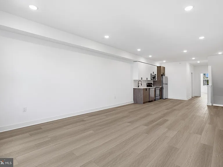 3931 Fairmount Ave #3 — Photo 10