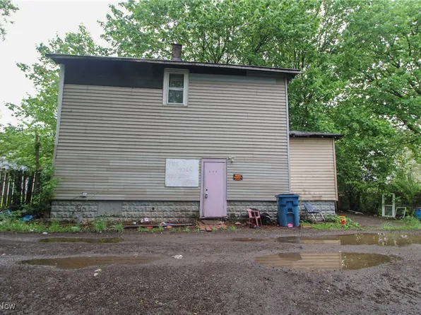 298 S State Line Rd SE, Masury, OH 44438