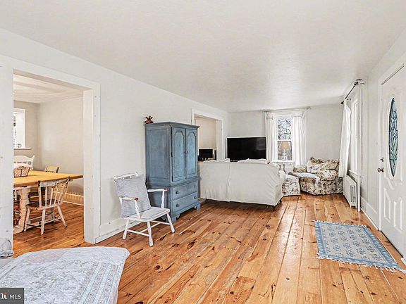 3rd image of 7139 Old Harrisburg Rd