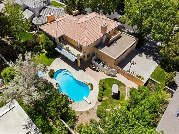 11109 Country Clb NE, Albuquerque, NM 87111
