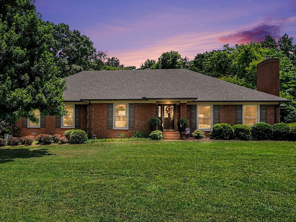 1st image of 209 Scenic Ridge Ct