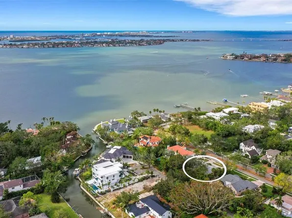 1616 North Dr, Sarasota, FL 34239