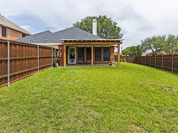 2nd image of 1009 Calgary Ct