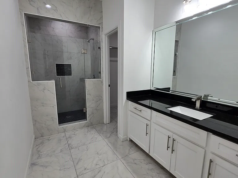 918 N Woodson Ave — Photo 14