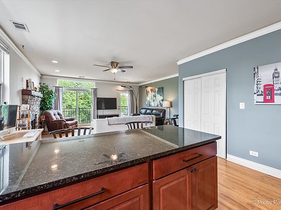 3rd image of 1640 N Whipple St #3