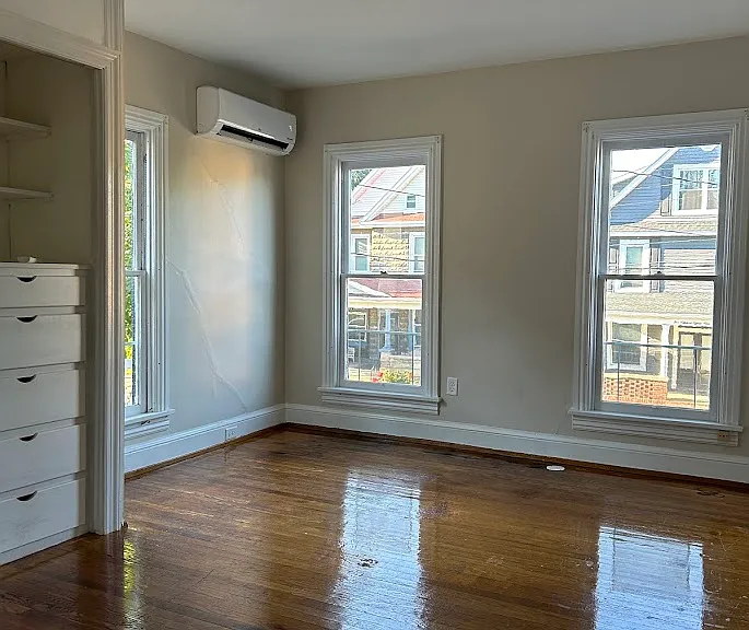 588 E King St — Photo 21