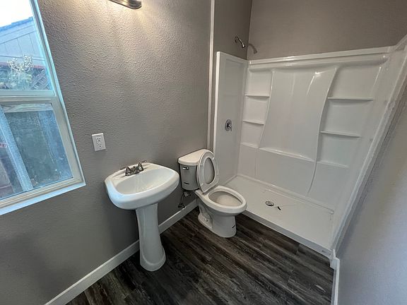 5th image of 5224 Kalmia St