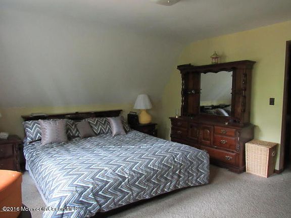 3rd image of 1212 Larchmont St