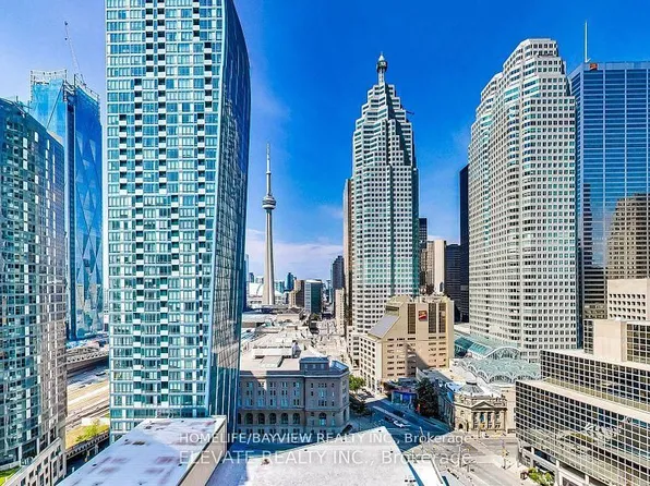 1 Scott St #2206, Toronto, ON M5E 1A1