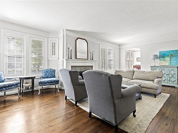5th image of 1222 W 62nd St