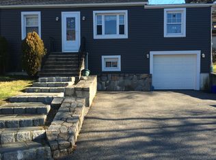 24 Parkway Dr, Yorktown Heights, NY 10598