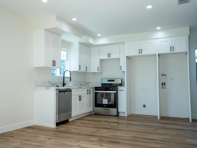 10819 S Western Ave #3/4 — Photo 2