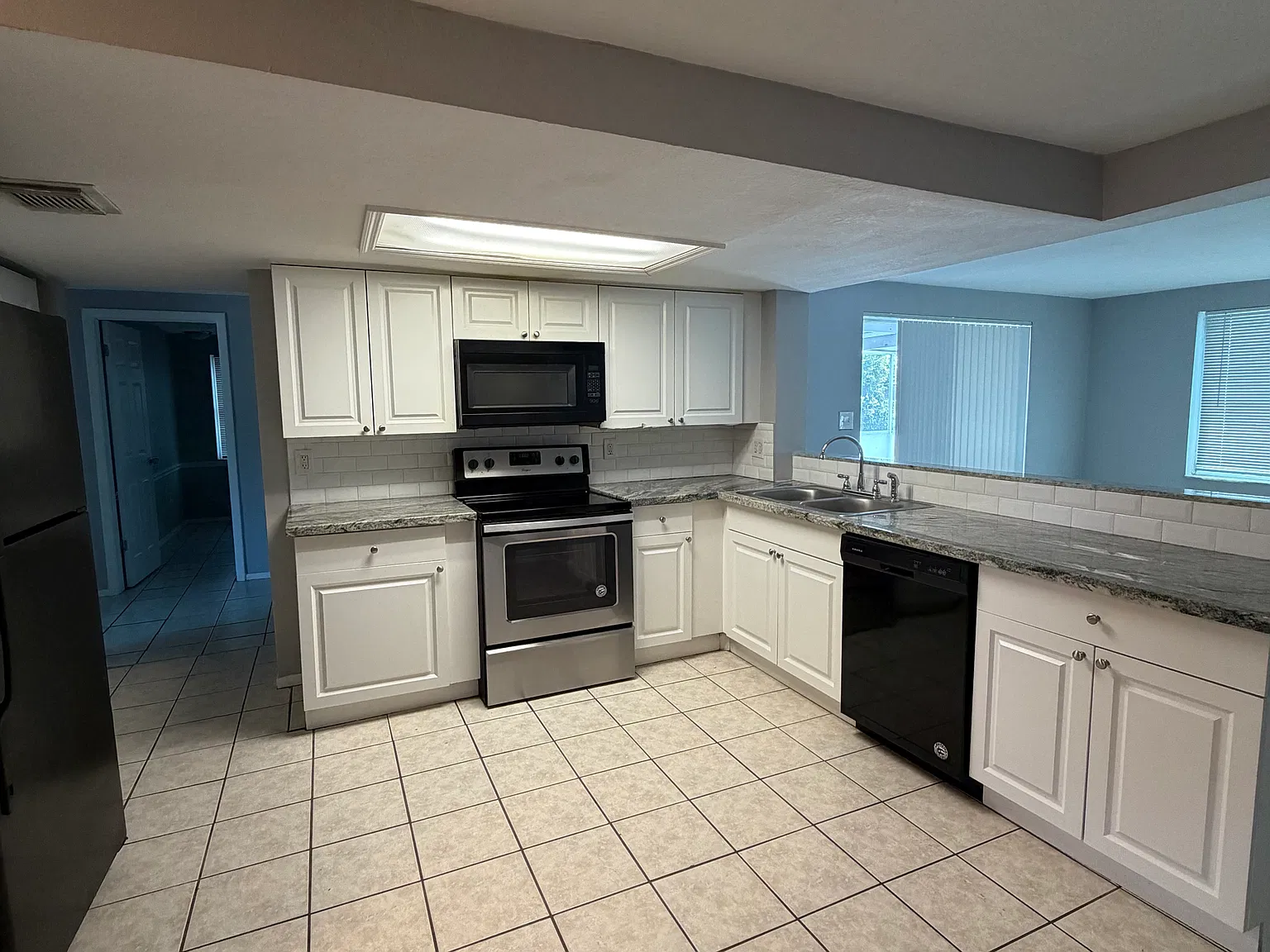 4 bed, 1466 sqft, $2,000 — Photo 2