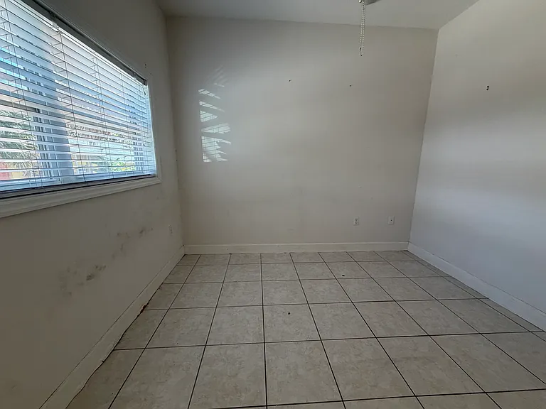 2121 Lakeview Dr #16 — Photo 4