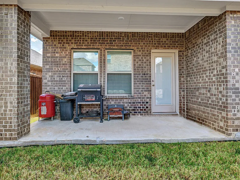 3233 Grimaldo Dr — Photo 10
