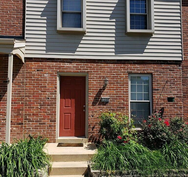 1st image of 1206 Clarkson Ct #1206