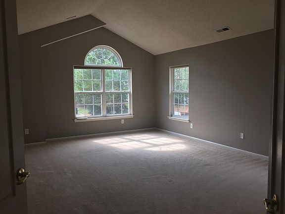 Large Master with walk-in closet, ensuite bathroom.