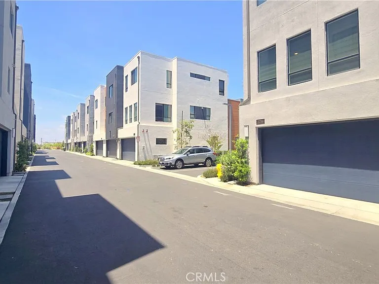 2245 Skylar Pl — Photo 28
