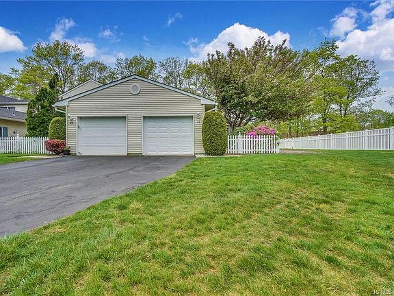 2nd image of 21 Cherrywood Cir