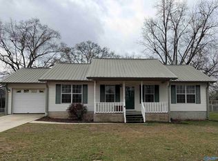 215 Montgomery Ave, Albertville, AL 35950