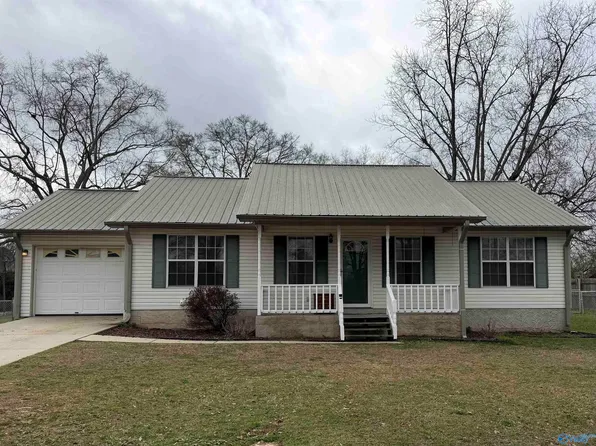 215 Montgomery Ave, Albertville, AL 35950