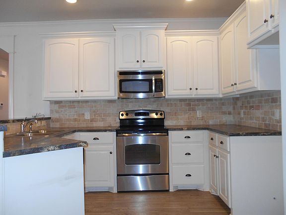 4th image of 6107 73rd St Unit B