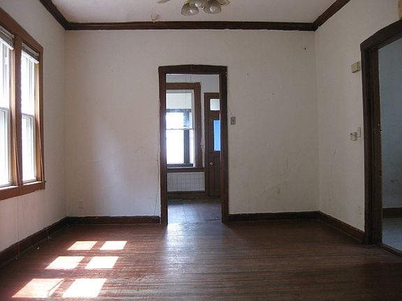 3rd image of 2028 N Keeler Ave