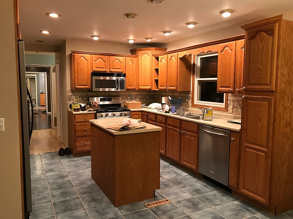 Dining room to kitchen