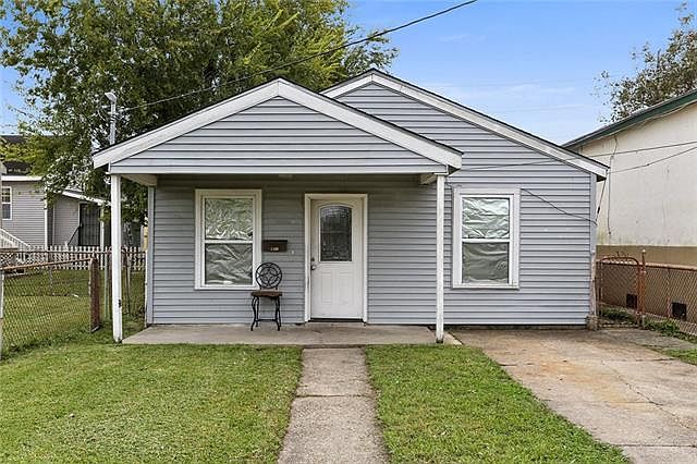 1st image of 3223 Leonidas St