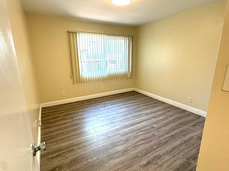 8231 Ellis Ave — Photo 21