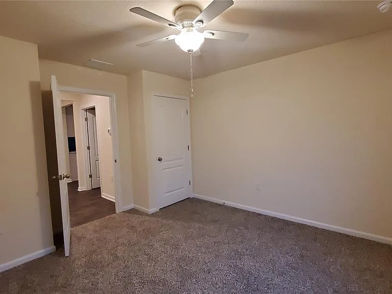 44 Barrington Dr — Photo 15