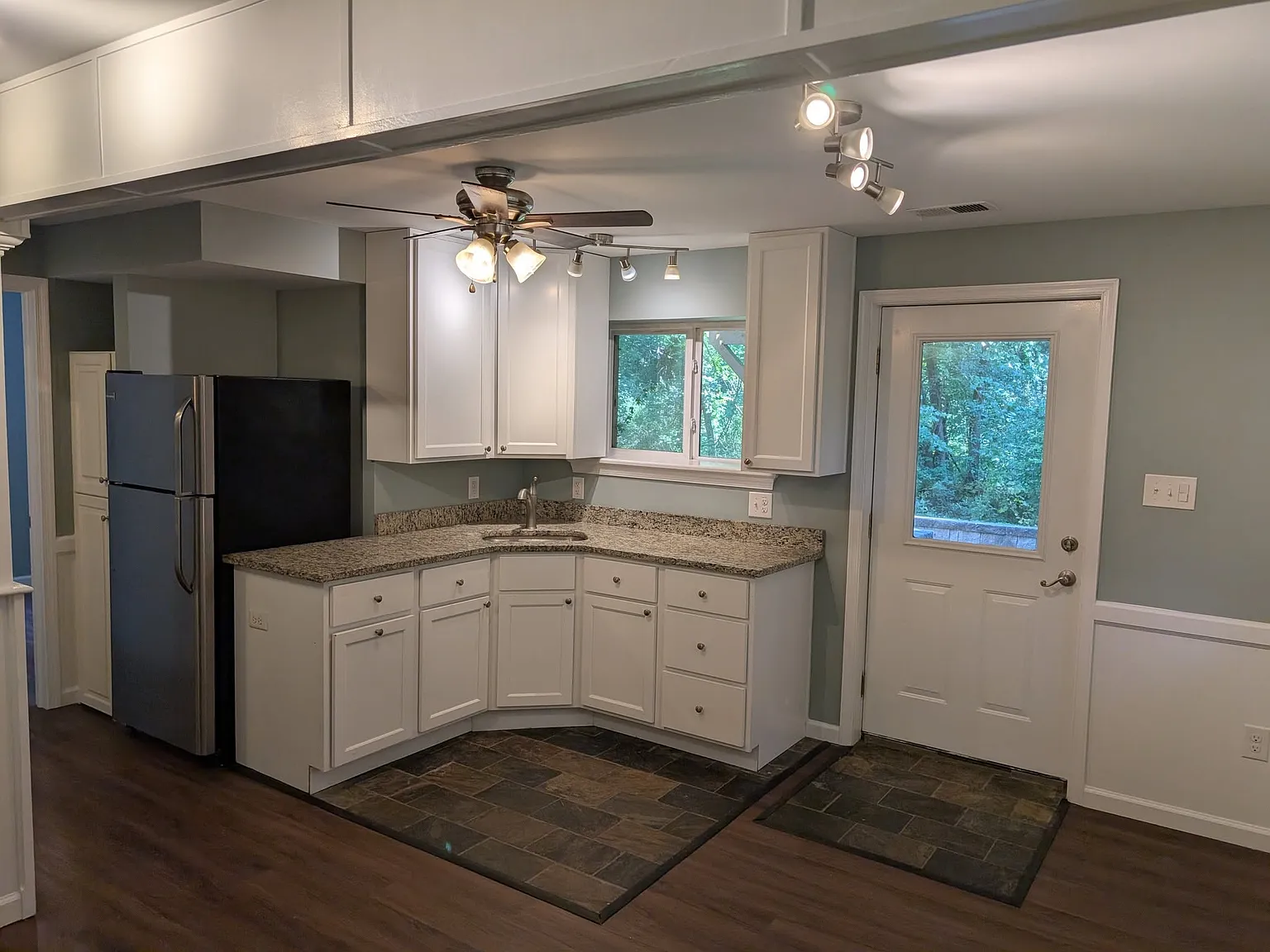2 bed, $825 — Photo 4