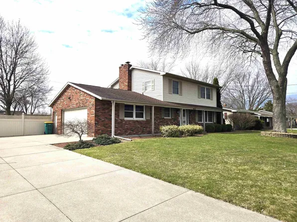 2994 Thunderbird Dr, Bay City, MI 48706