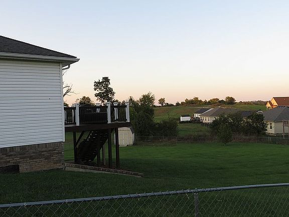 2nd image of 40 Holly Ct