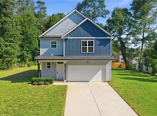 702 Vance St, Mebane, NC 27302