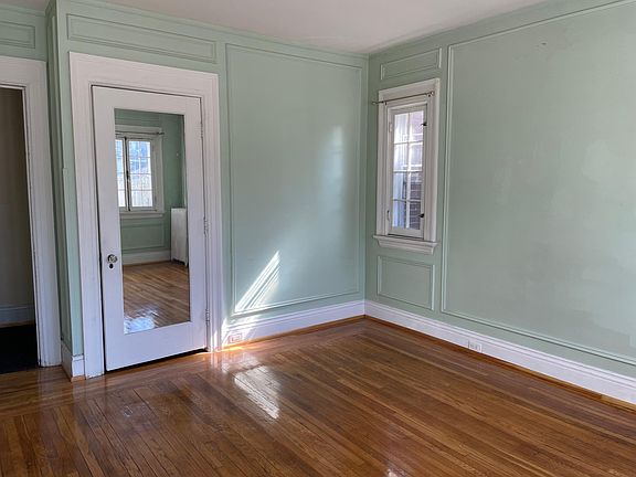 4th image of 496 Richmond Ave