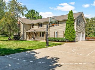 N11W24150 River Ln, Waukesha, WI 53188