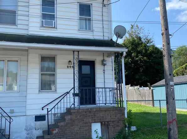 244 E Water St, Mount Carmel, PA 17851