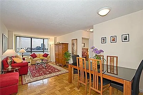 Sold by Caran Properties | media 7