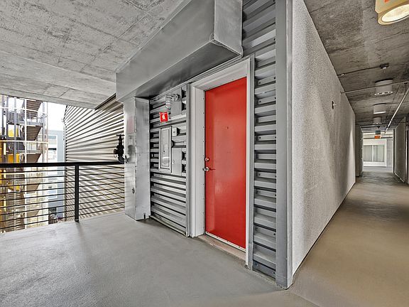 5th image of 311 Oak St APT 842
