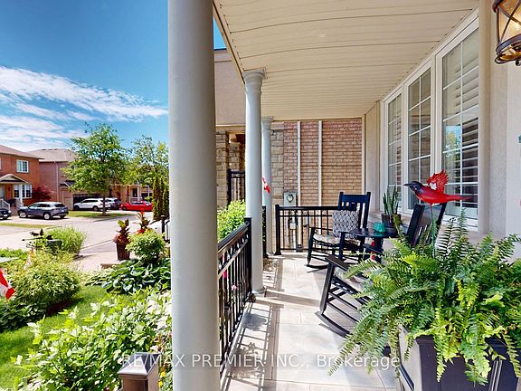 4th image of 32 Timberwolf Cres