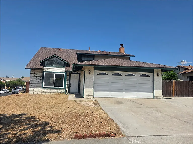 7492 Eugenia Dr — Photo 1