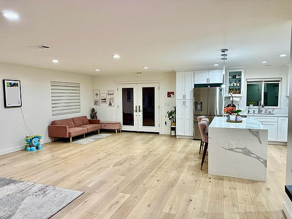 5th image of 48221 Arcadian St