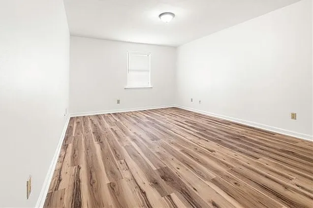 2 bed, 1100 sqft, $1,425 — Photo 2